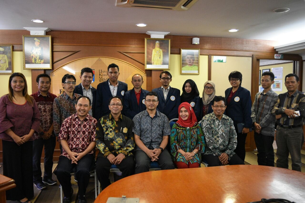 Universiti Kebangsaan Malaysia bersama Delegasi Muhibbah dari Indonesia (Koleksi Panpel Universitas Airlangga)