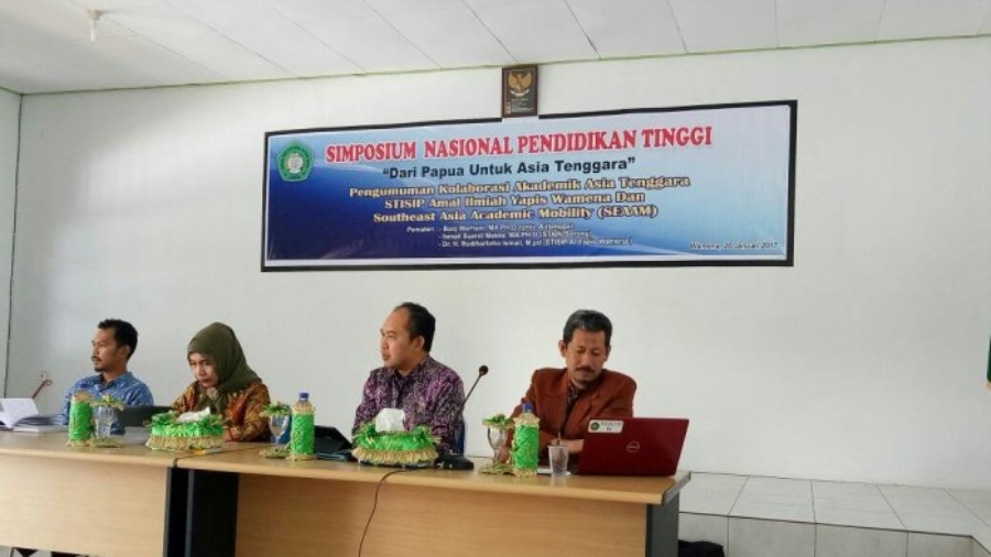 Simposium Pendidikan Tinggi (Koleksi STISIP Amal Ilmiah Yapis Wamena)