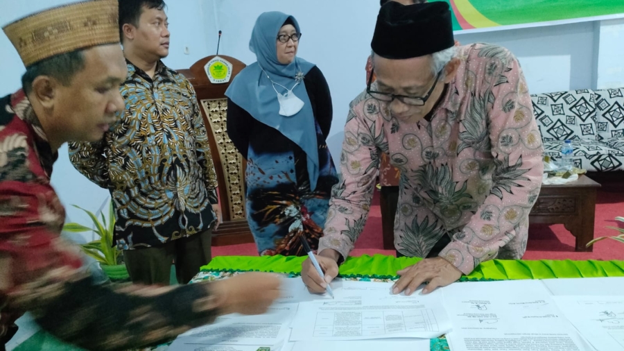 Penandantangan Berita Acara (STAI DDI Sidrap)